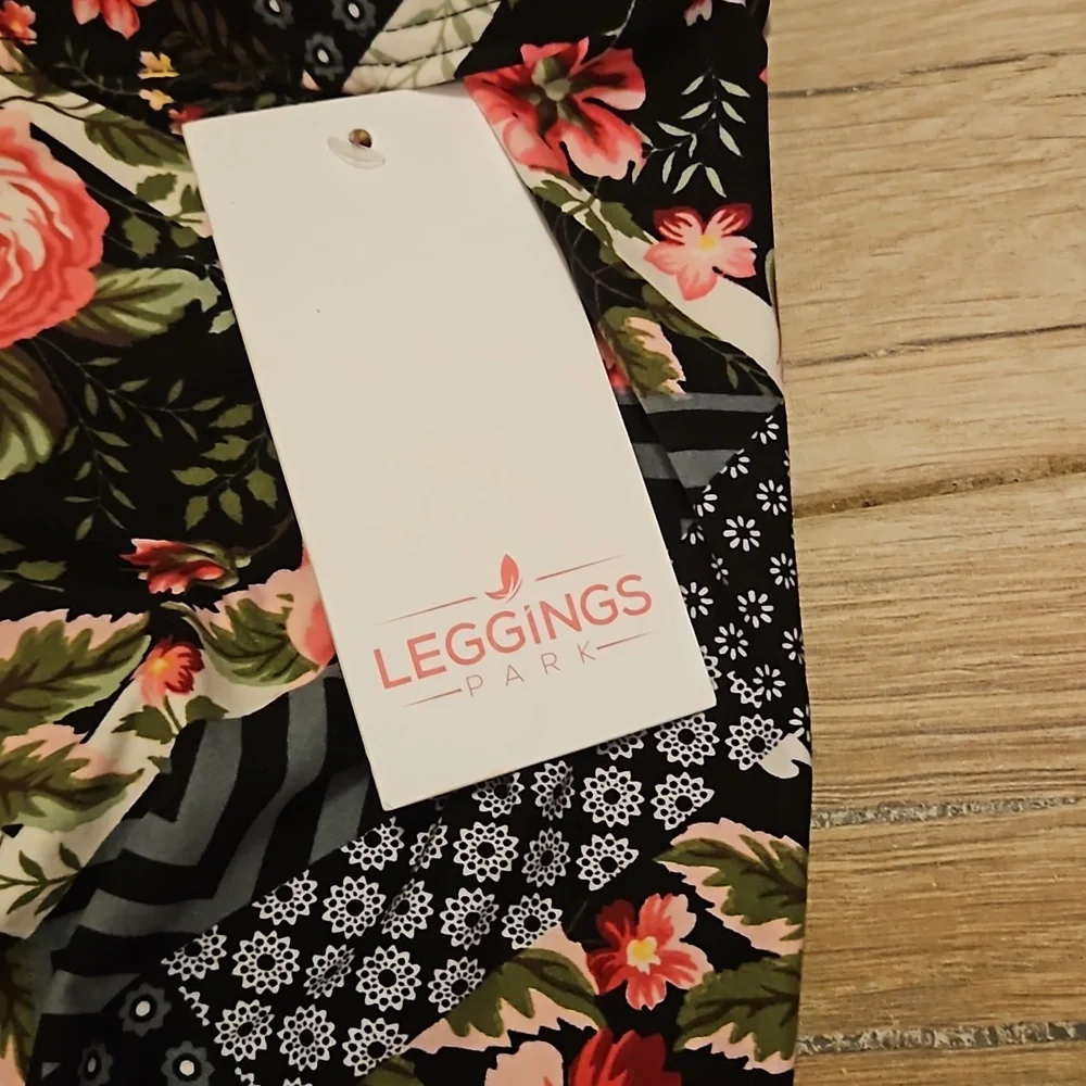 NWT!! Leggings Park women's Leggings plus size - Picture 3 of 4
